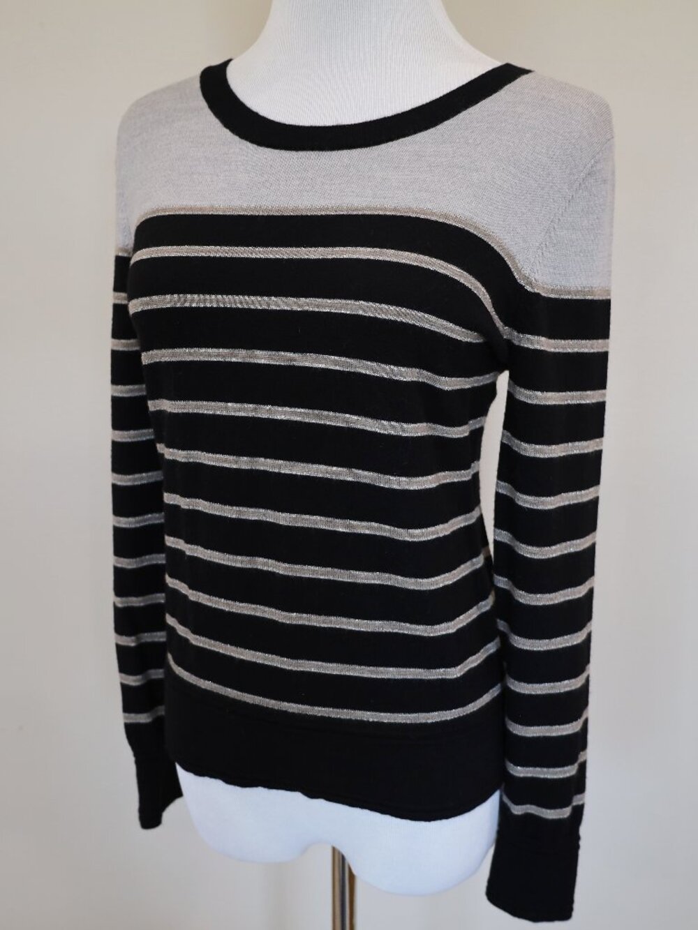 BANANA REPUBLIC Size Small Petite Black Gray Stripe Merino Wool Sweater